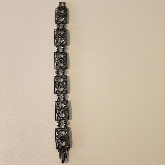 Vintage Monet Rhinestone Link Bracelet Black & Silver - Picture 2 of 6